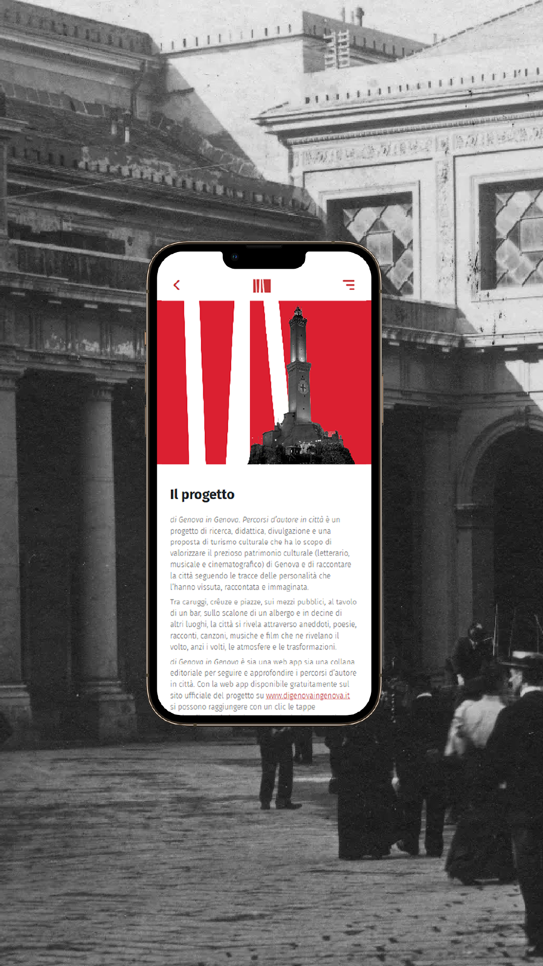 Mockup di un telefono con la pagina "progetto" della web app "di Genova in Genova" con una fotografia in bianco e nero della Stazione di Genova Principe di sfondo